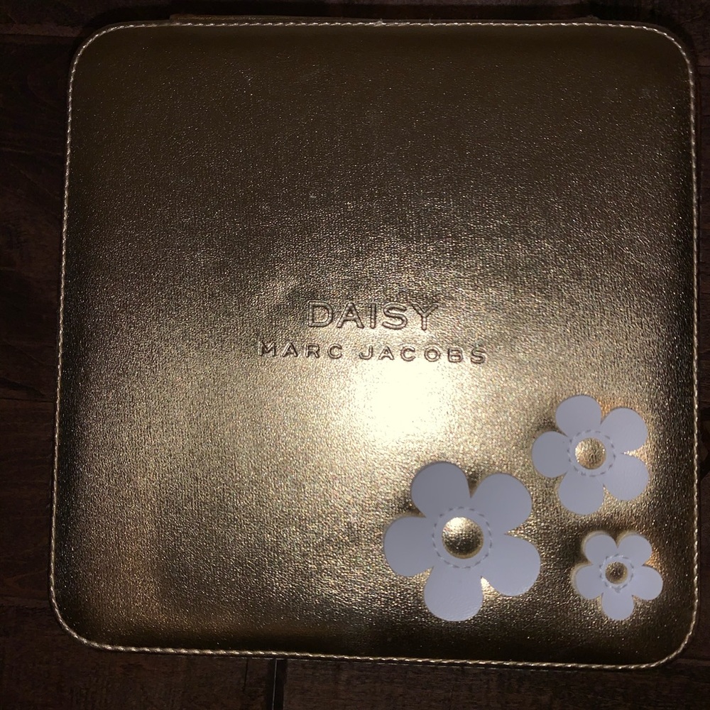 Marc Jacobs cosmetic box